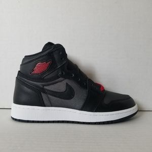 Air Jordan 1 Retro High OG  Black Satin 5Y WMN 6.5